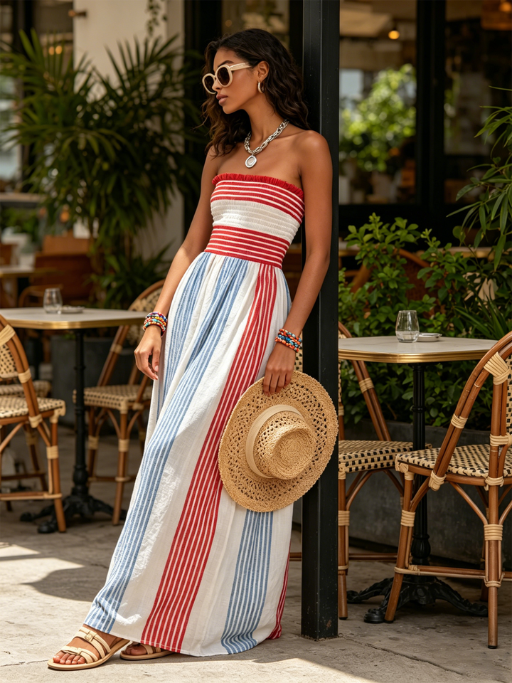 Robe maxi bustier smockée à rayures - couleur bleu