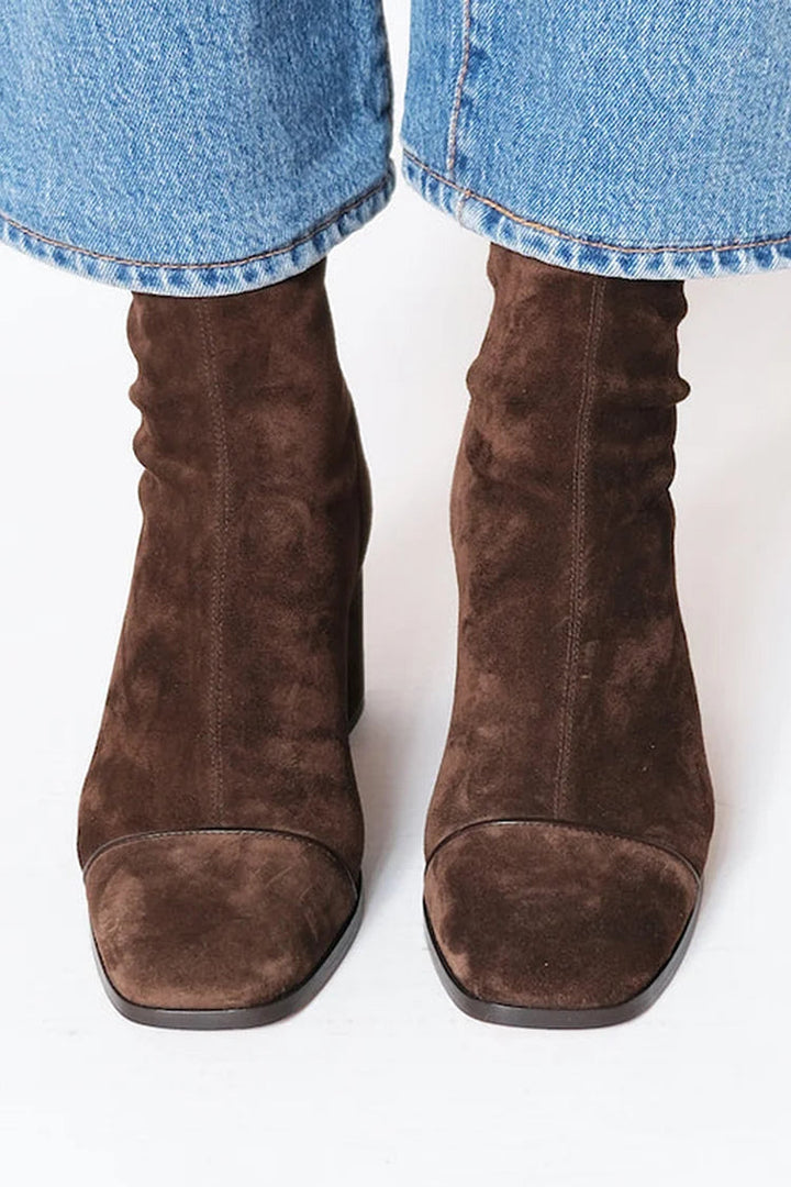 Bottines Monique détail du talon et du bout carré