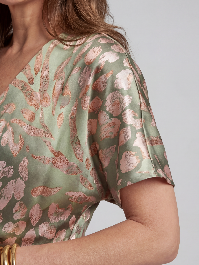 Vivette | Robe midi à taille torsadée et imprimé abstrait