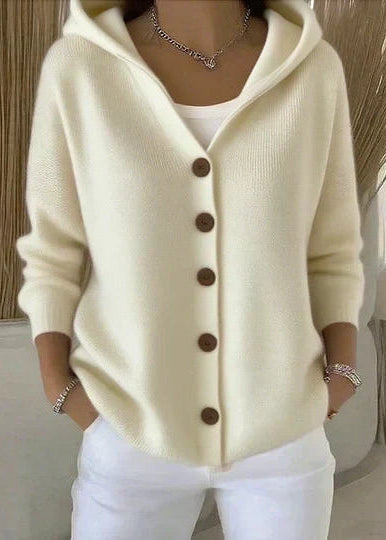 Darienne | Cardigan long boutonné en tricot avec capuchon