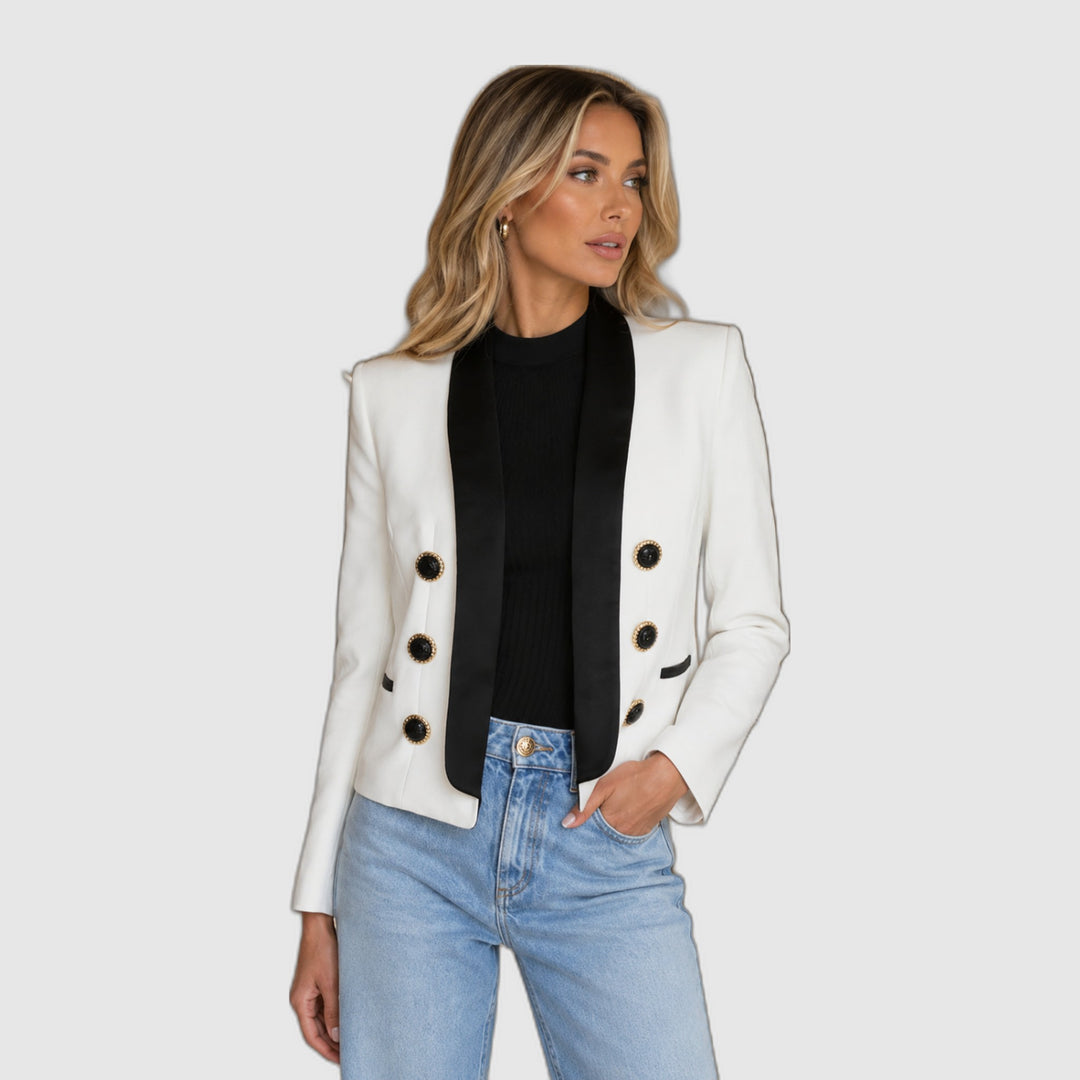 Élégance | Blazer tailleur blanc à détails noirs contrastants