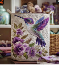 Réjeanne™ | Panier Matelassé Colibri Jardin