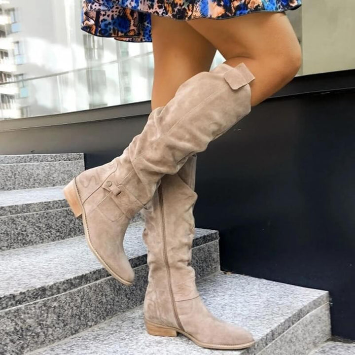Claudine™ | Allure Chic, Pas Assurés